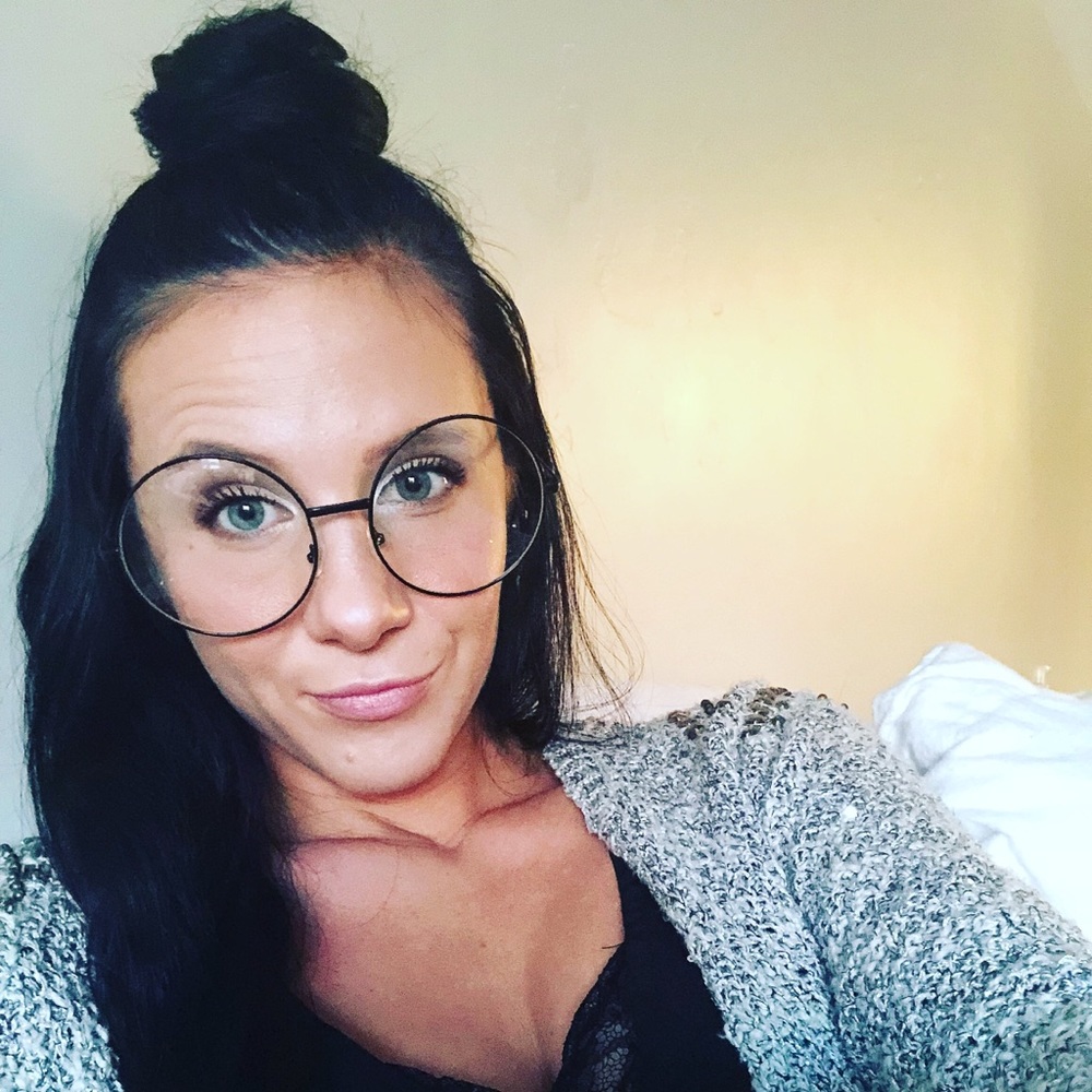 Meet your Posher, Whitney